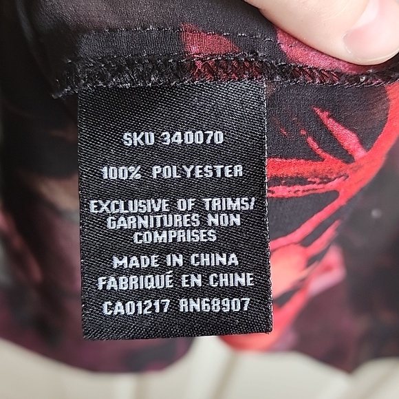 Le Château Black Kimono with Red Accents L - Picture 7 of 7